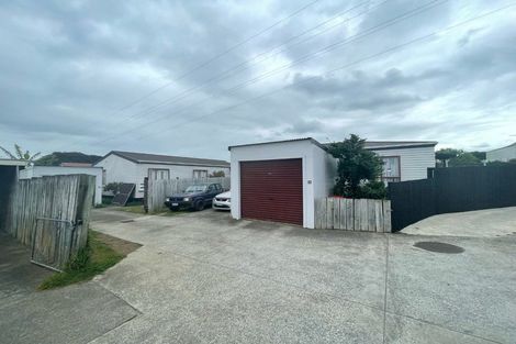 Photo of property in 2/21 Solveig Place, Randwick Park, Auckland, 2105