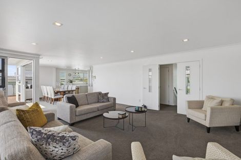 Photo of property in 22a Belt Road, Moturoa, New Plymouth, 4310