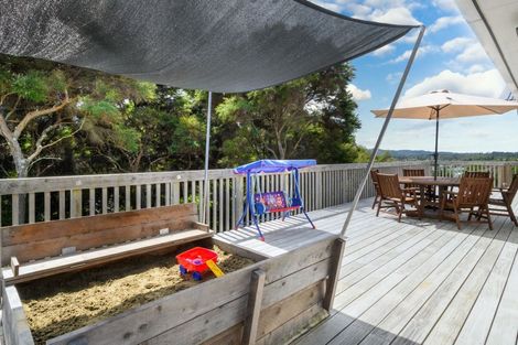 Photo of property in 11 Gavinike Place, Waimauku, 0812