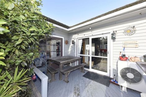 Photo of property in 146 Wainoni Road, Avondale, Christchurch, 8061