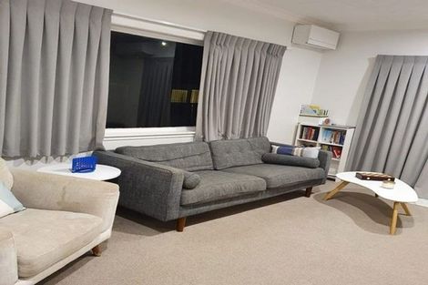 Photo of property in 2 Franklyn Road, Tawa, Wellington, 5028