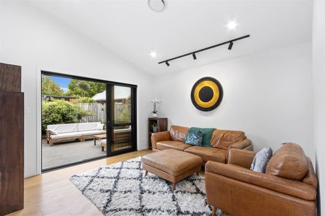 Photo of property in 242 Memorial Avenue, Burnside, Christchurch, 8053