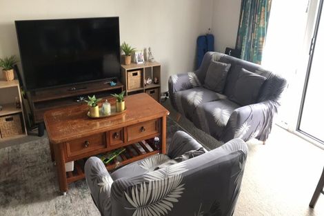 Photo of property in 7 Sutton Crescent, Papatoetoe, Auckland, 2025