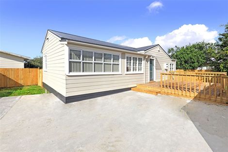 Photo of property in 2/13 Templeton Place, Clendon Park, Auckland, 2103
