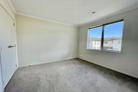 Photo of property in 18 Akeake Lane, Manurewa, Auckland, 2102