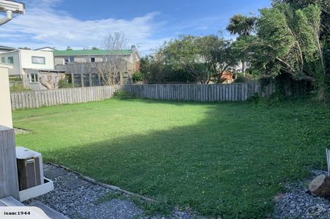 Photo of property in 2/13 Oswald Crescent, Paparangi, Wellington, 6037