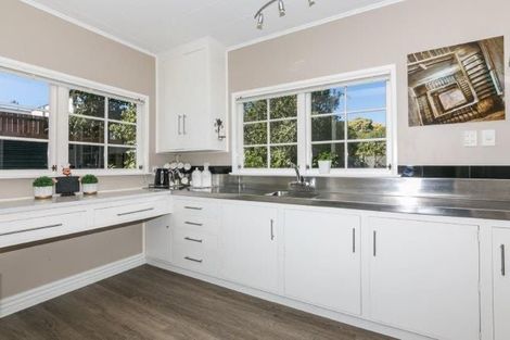 Photo of property in 18 Greenwood Road, Havelock North, 4130