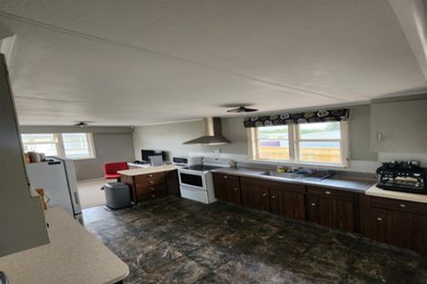 Photo of property in 4 Woburn Place, Takaro, Palmerston North, 4412