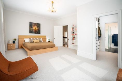 Photo of property in 18 Austin Street, Mount Victoria, Wellington, 6011