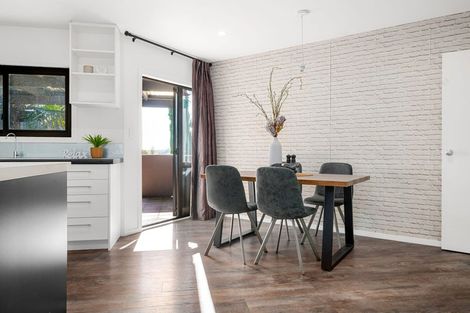 Photo of property in 10 Strata View, Western Heights, Hamilton, 3200