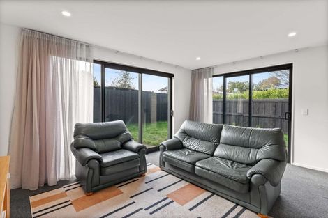 Photo of property in 12 Fairbairn Close, Halswell, Christchurch, 8025