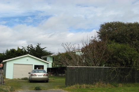 Photo of property in 8 Duncan Street, Waikawa Beach, Manakau, 5573