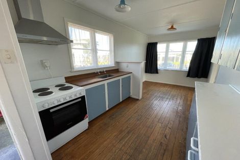 Photo of property in 14 Omori Place, Castlecliff, Whanganui, 4501