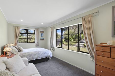 Photo of property in 305 Sturges Road, Henderson Valley, Auckland, 0612