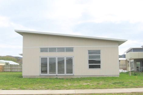 Photo of property in 28 Pacific Place, Whitianga, 3510