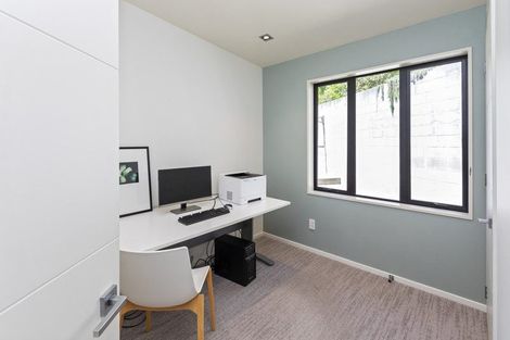 Photo of property in 16 Iles Lane, Cashmere, Christchurch, 8022