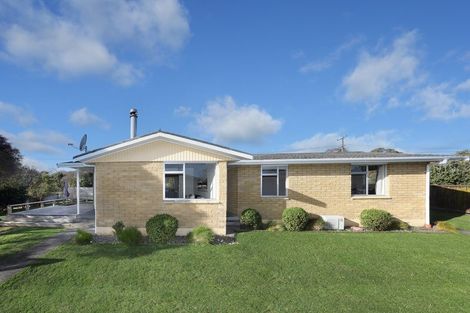 Photo of property in 1 Edward Street, Bulls, 4818