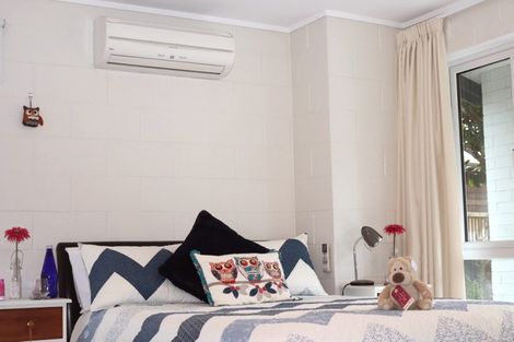 Photo of property in 18 Kauri Road, Waikanae, 5036