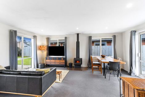 Photo of property in 146c High Street, Oxford, 7430