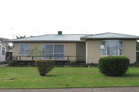 Photo of property in 13 Mccullough Avenue, Papatoetoe, Auckland, 2025