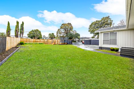 Photo of property in 11 Hinton Place, Weymouth, Auckland, 2103