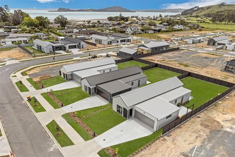 Photo of property in 33 Mataikokako Loop, Kawakawa Bay, 2585