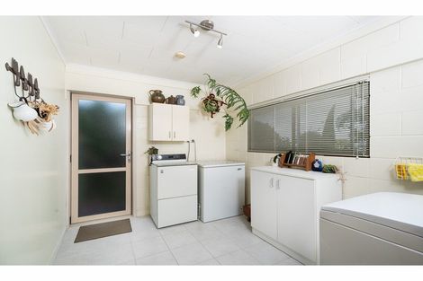 Photo of property in 24 Widmore Drive, Massey, Auckland, 0614
