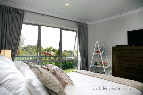 Photo of property in 12 Portofino Point, Karaka, Papakura, 2113