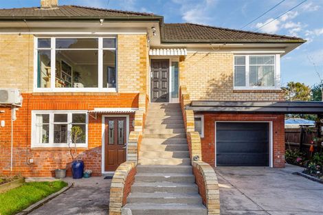 Photo of property in 7 Waterfront Road, Mangere Bridge, Auckland, 2022