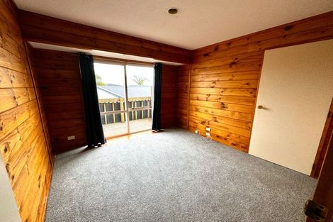 Photo of property in 1 Graham Collins Drive, Windsor Park, Auckland, 0632