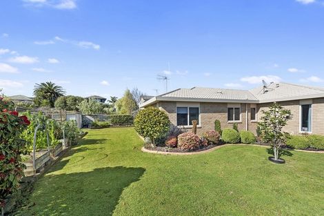Photo of property in 22 Caversham Drive, Rototuna, Hamilton, 3210