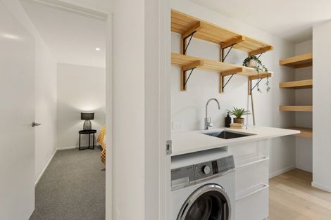 Photo of property in 22 Corriedale Road, Jacks Point, 9371