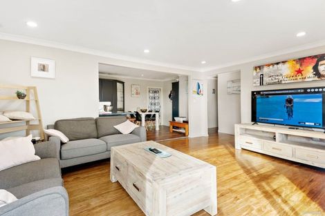 Photo of property in 1/8 Alexander Avenue, Torbay, Auckland, 0630