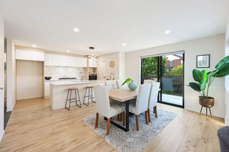 Photo of property in 33a Jillteresa Crescent, Half Moon Bay, Auckland, 2012