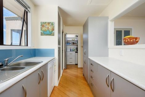 Photo of property in 4 Moorea Place, Mount Maunganui, 3116