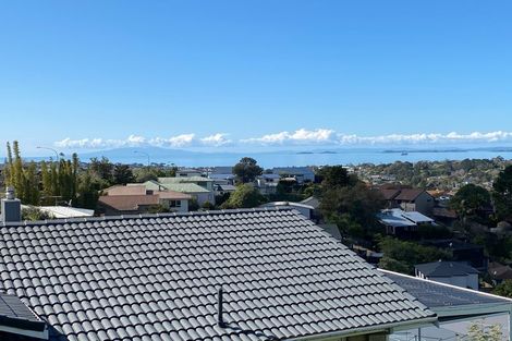 Photo of property in 927 East Coast Road, Northcross, Auckland, 0632