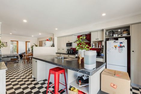 Photo of property in 11 Truby King Street, Merrilands, New Plymouth, 4312