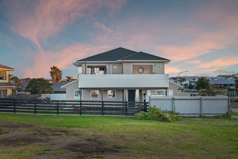 Photo of property in 5 Esplanade Rise, Coastlands, Whakatane, 3120