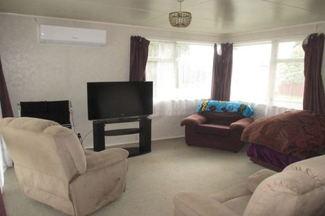 Photo of property in 30 Oakfield Crescent, Pukete, Hamilton, 3200