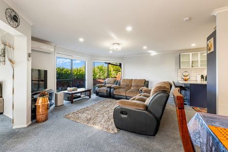 Photo of property in 11 Rakau Views, Orewa, 0931
