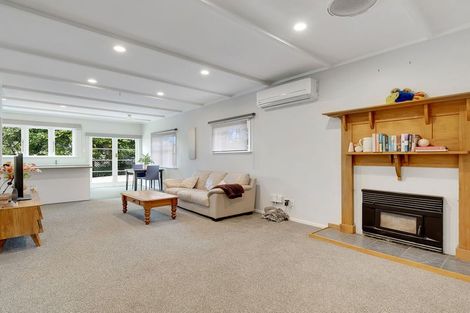 Photo of property in 2 Kellow Street, Wallaceville, Upper Hutt, 5018