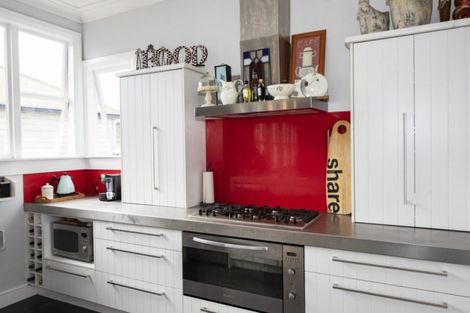 Photo of property in 48 Belt Road, Moturoa, New Plymouth, 4310