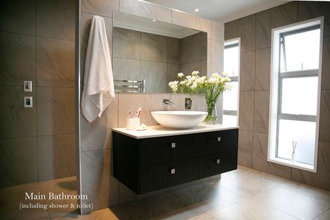 Photo of property in 12 Portofino Point, Karaka, Papakura, 2113