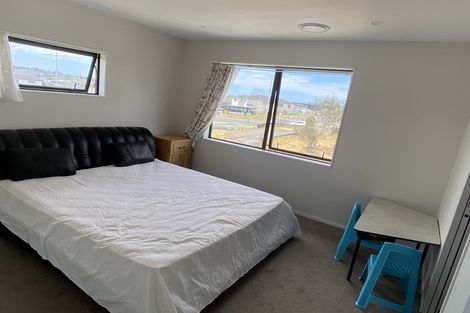 Photo of property in 1 Peony Mews, Oteha, Auckland, 0632