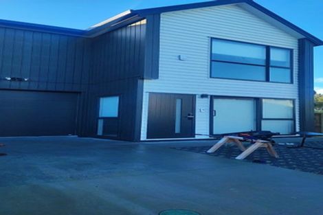 Photo of property in 2 Oakheart Way, Forrest Hill, Auckland, 0620