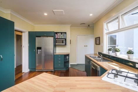 Photo of property in 9 Parata Street, Hokowhitu, Palmerston North, 4410