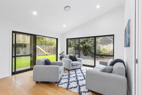 Photo of property in 242 Memorial Avenue, Burnside, Christchurch, 8053