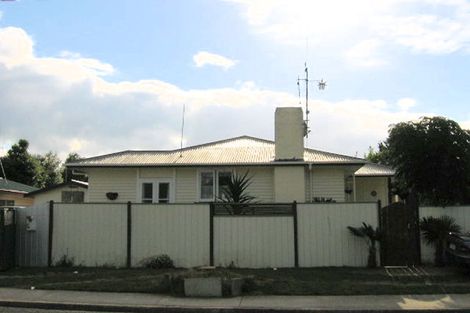Photo of property in 60 Queen Road, Bellevue, Tauranga, 3110