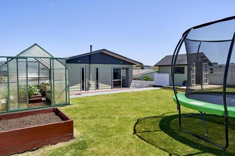 Photo of property in 25 Clipper Street, Titahi Bay, Porirua, 5022