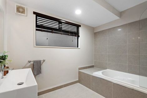 Photo of property in 15 Abingdon Court, Avonhead, Christchurch, 8042